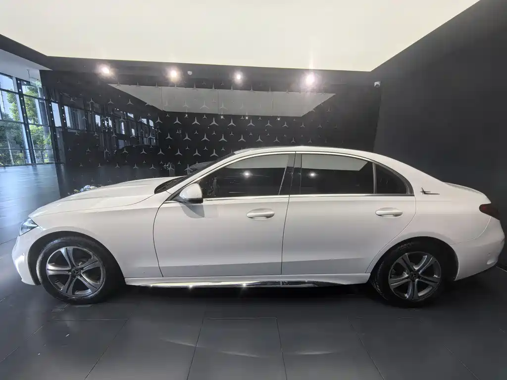 Mercedes-Benz C-Class — миниатюра 3