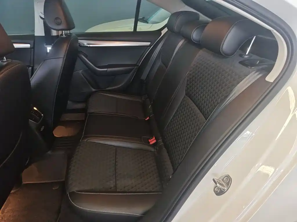 Skoda Octavia — миниатюра 17