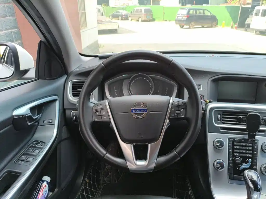 Volvo V60 — миниатюра 3
