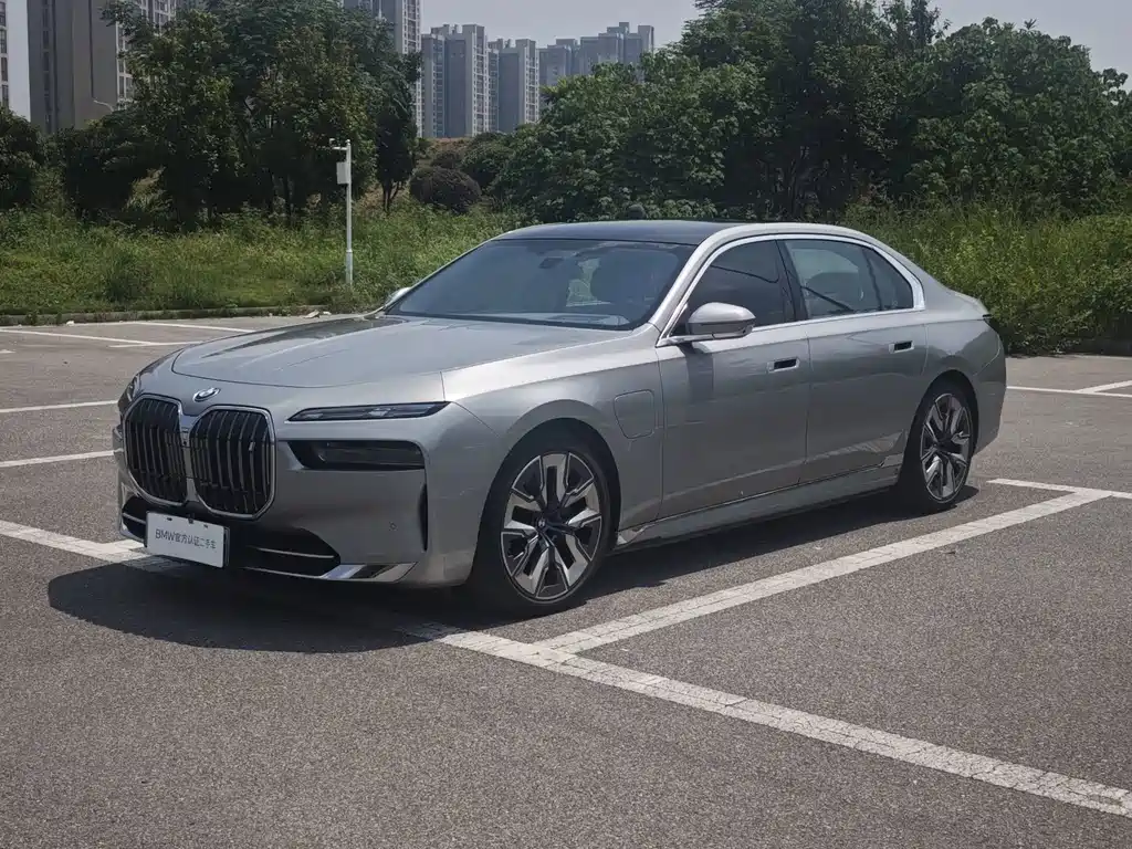BMW i7 — миниатюра 14