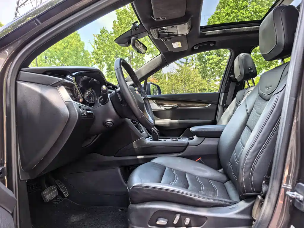 Cadillac XT6 — миниатюра 7