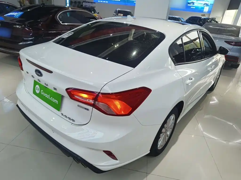 Ford Focus — миниатюра 7