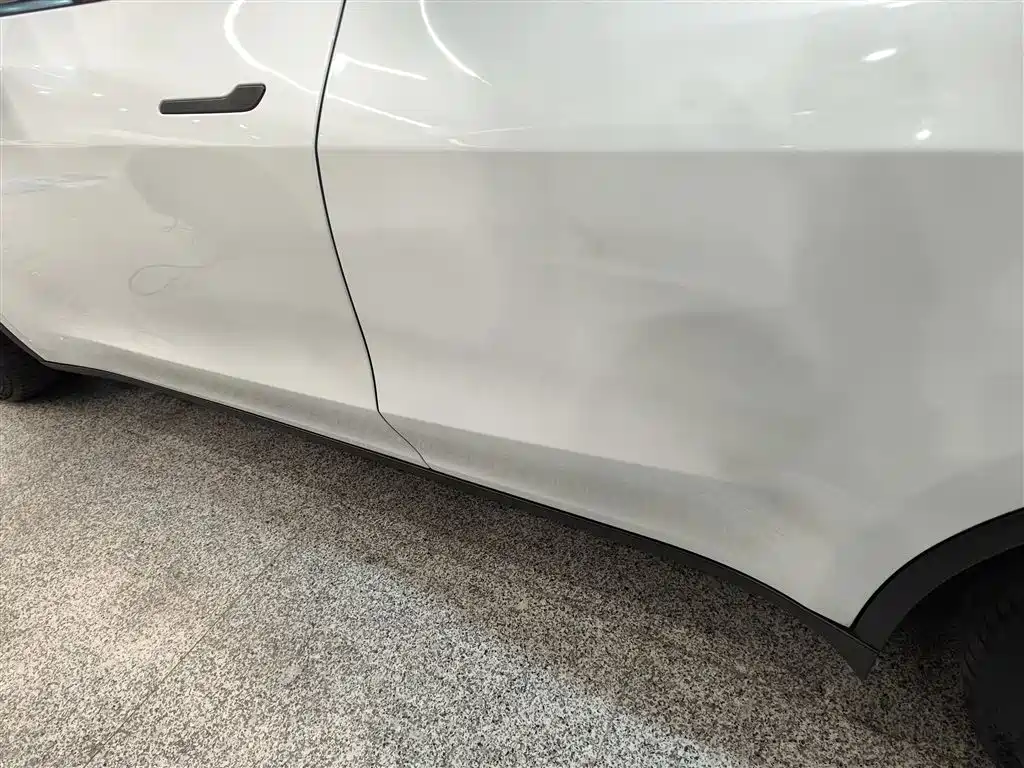 Tesla Model Y - фото 21