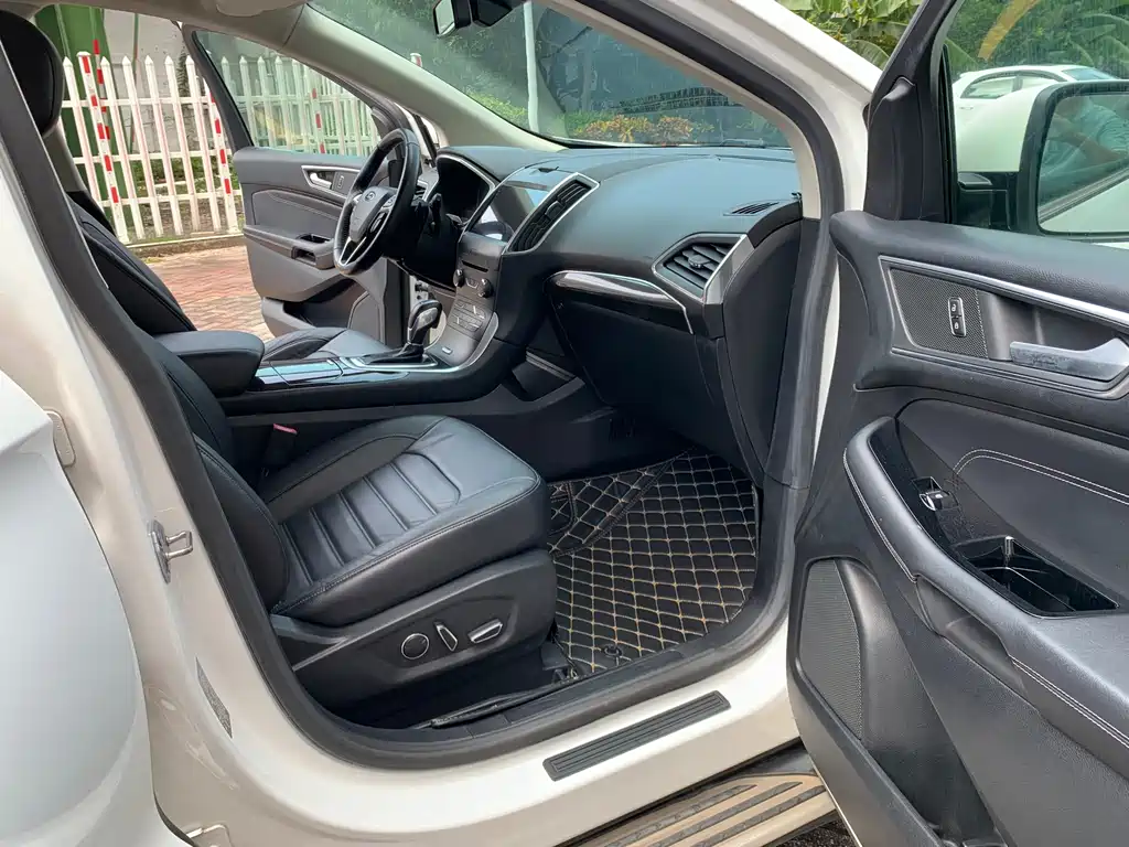 Ford Edge — миниатюра 12