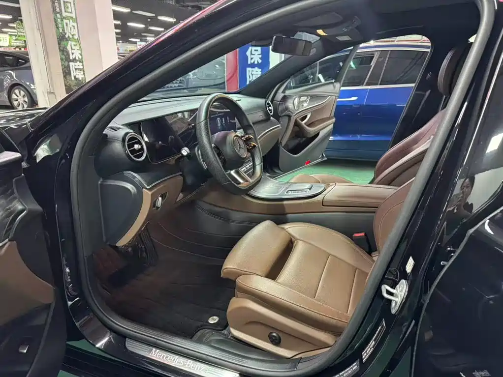 Mercedes-Benz E-Class — миниатюра 4