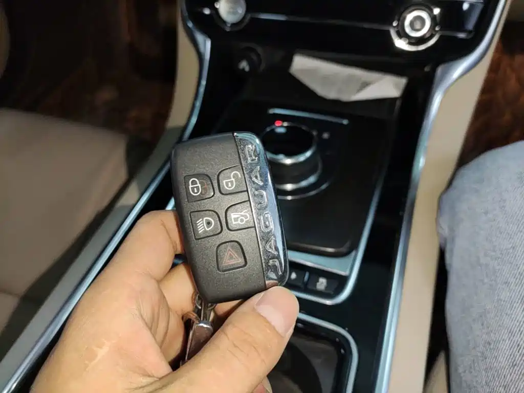 Jaguar XFL — миниатюра 9