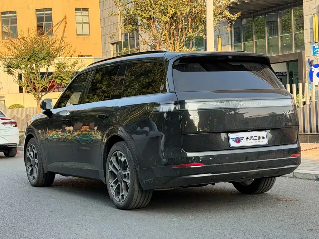 Lynk & Co 900 — миниатюра 4