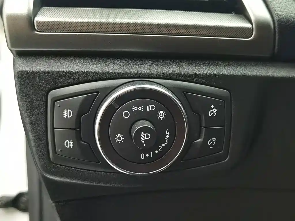Ford Mondeo — миниатюра 21