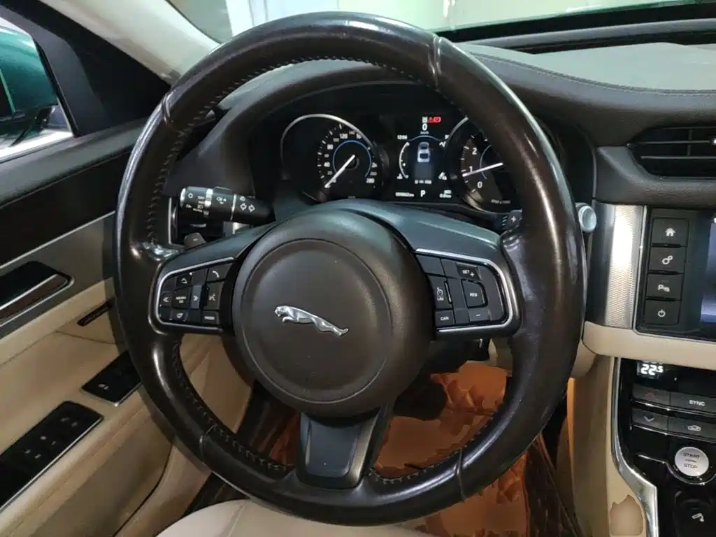 Jaguar XFL — миниатюра 11
