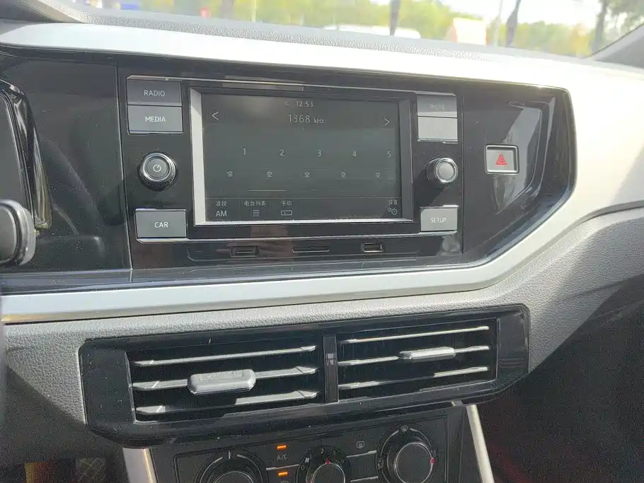 Volkswagen Polo — миниатюра 13