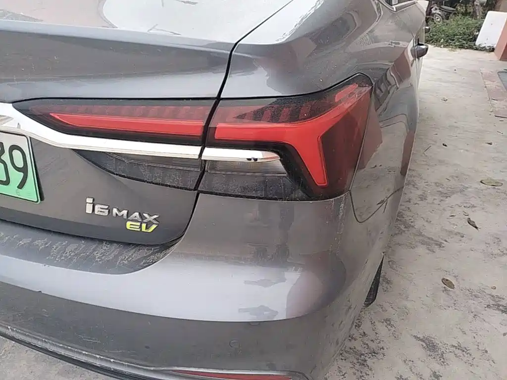 Roewe i6 MAX New Energy — миниатюра 8