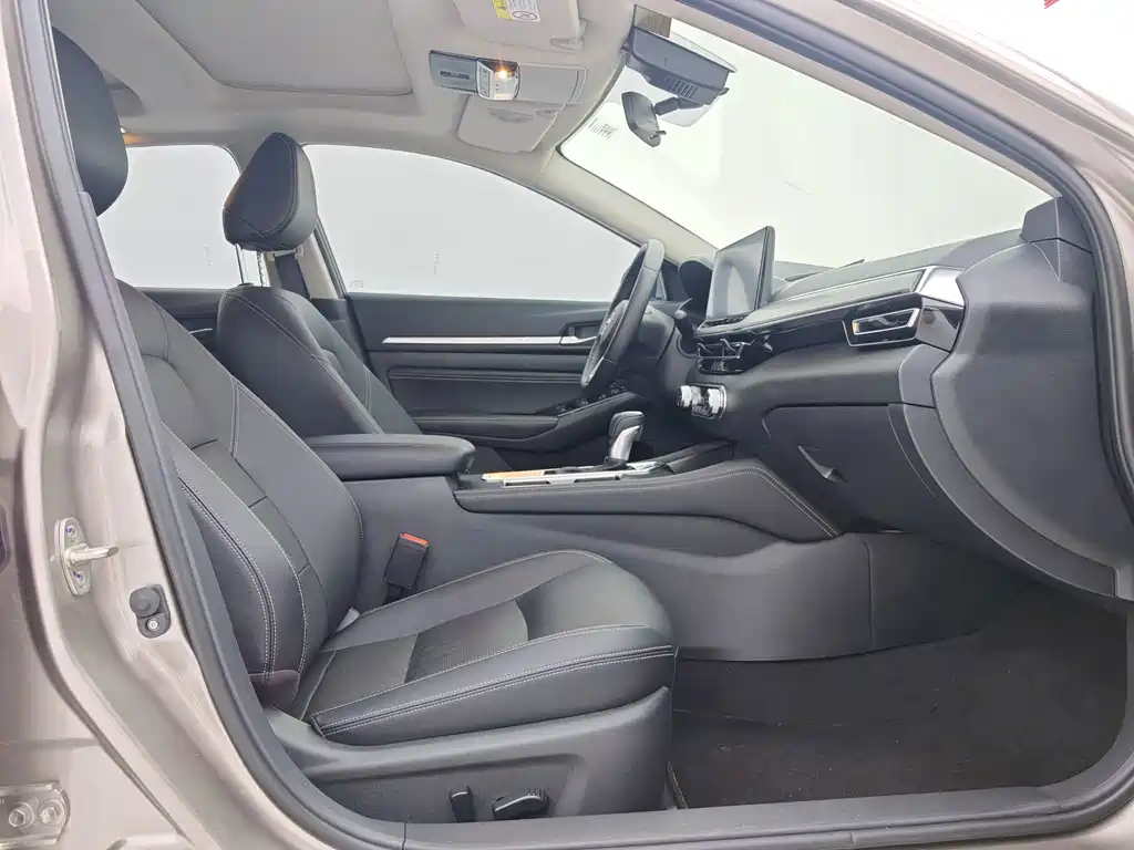 Nissan Teana — миниатюра 10
