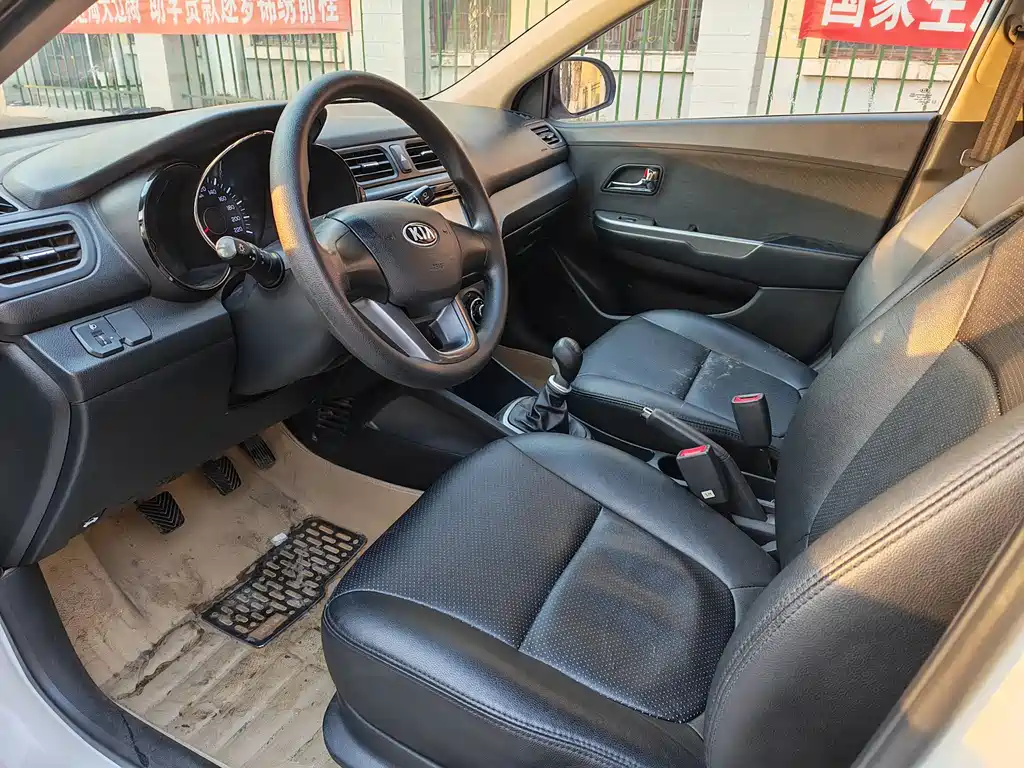 Kia K2 2012 1.4L MT GLS