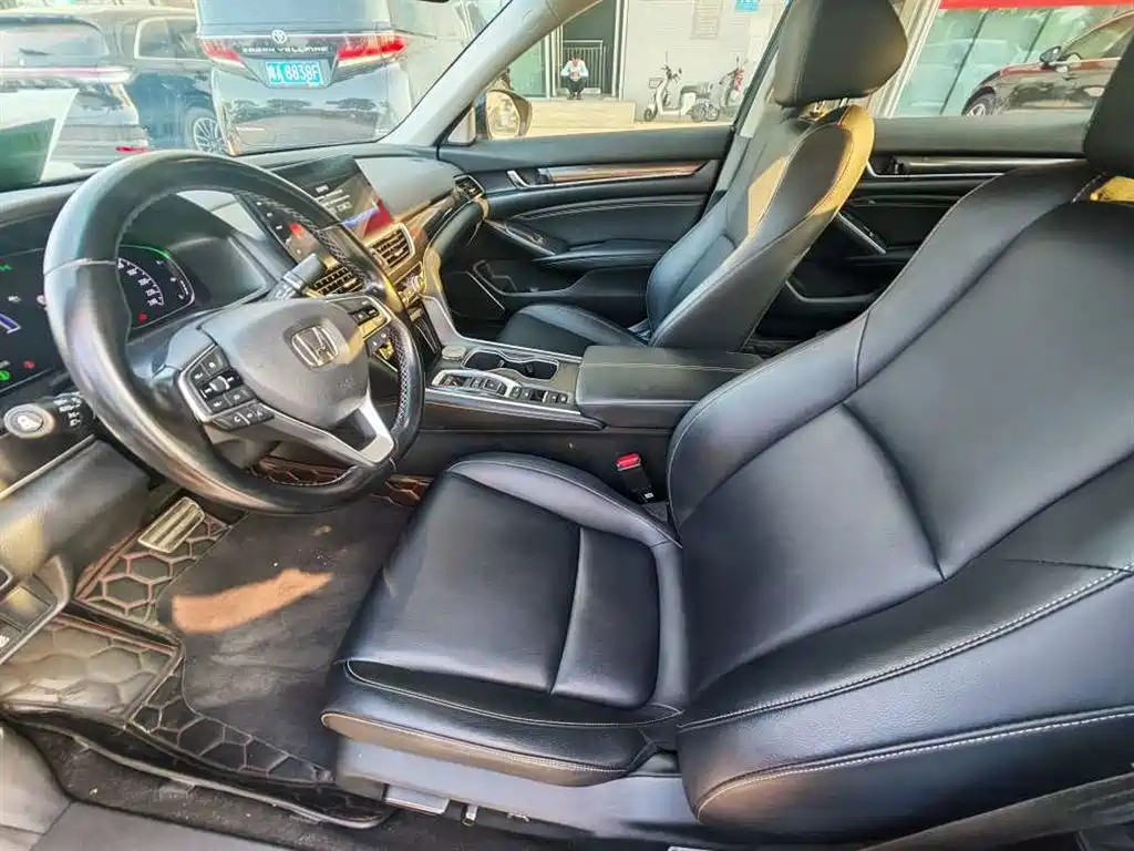 Honda Accord — миниатюра 7