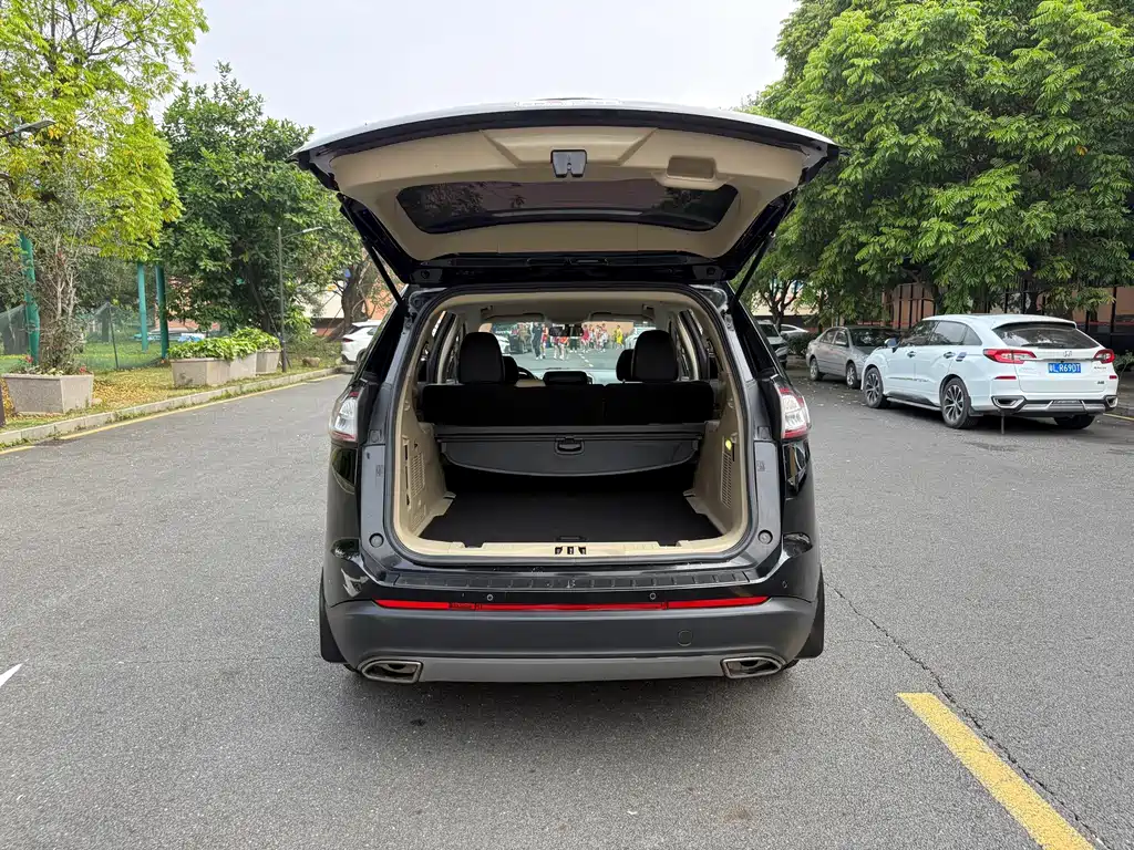 Ford Edge — миниатюра 13