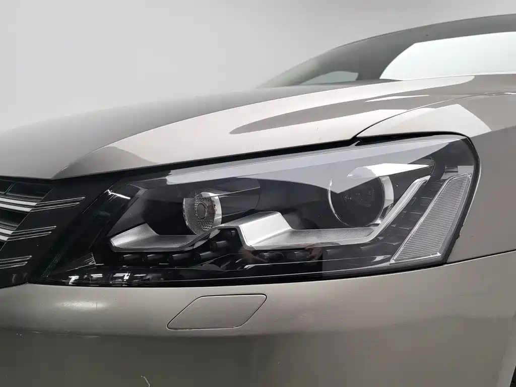 Volkswagen Passat — миниатюра 7