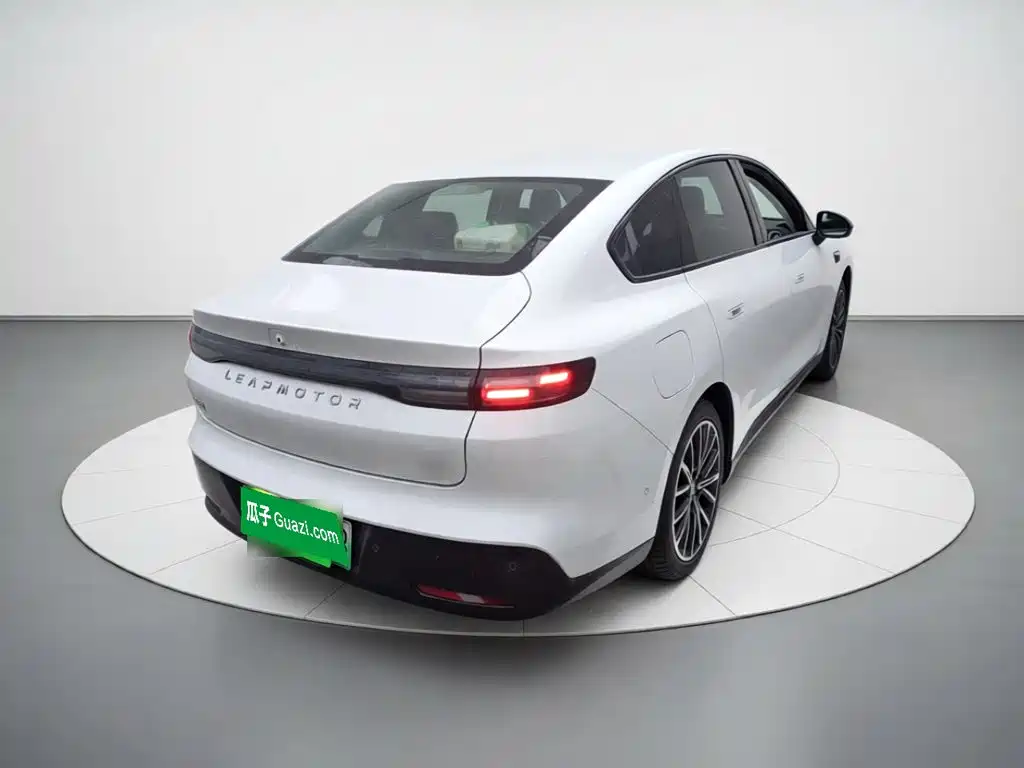 Leapmotor Leapmotor B01 — миниатюра 4