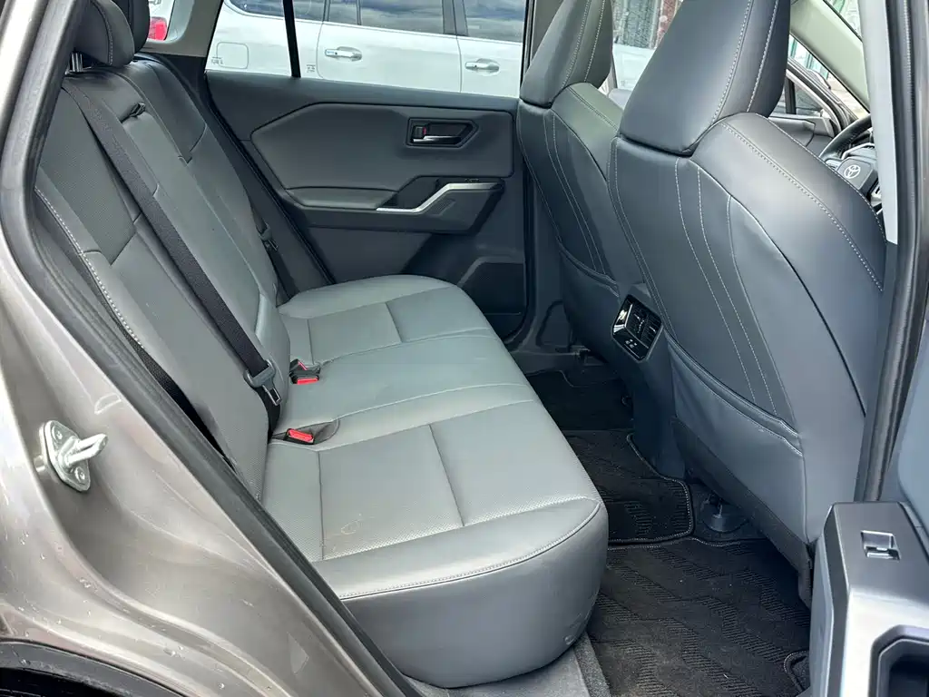 Toyota RAV4 — миниатюра 22