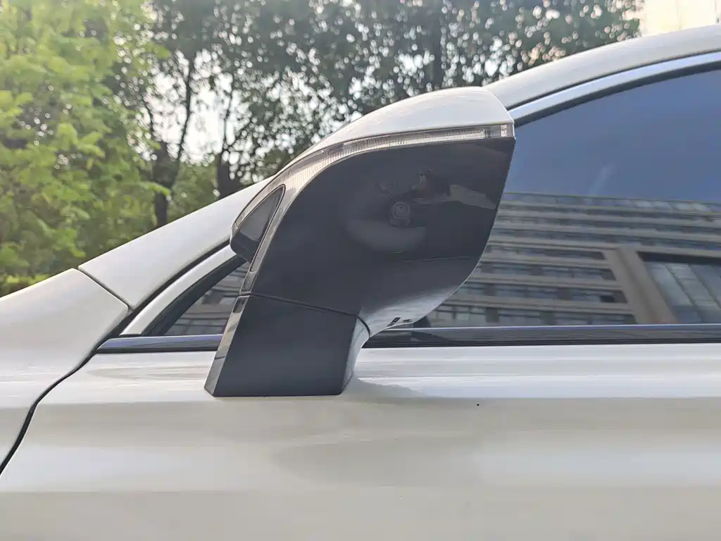 Roewe RX5 eMAX — миниатюра 6