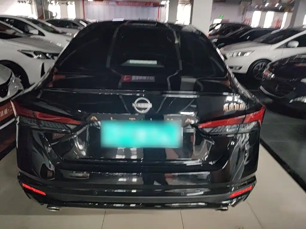 Nissan Altima 2024 2.0L SV Black Gold