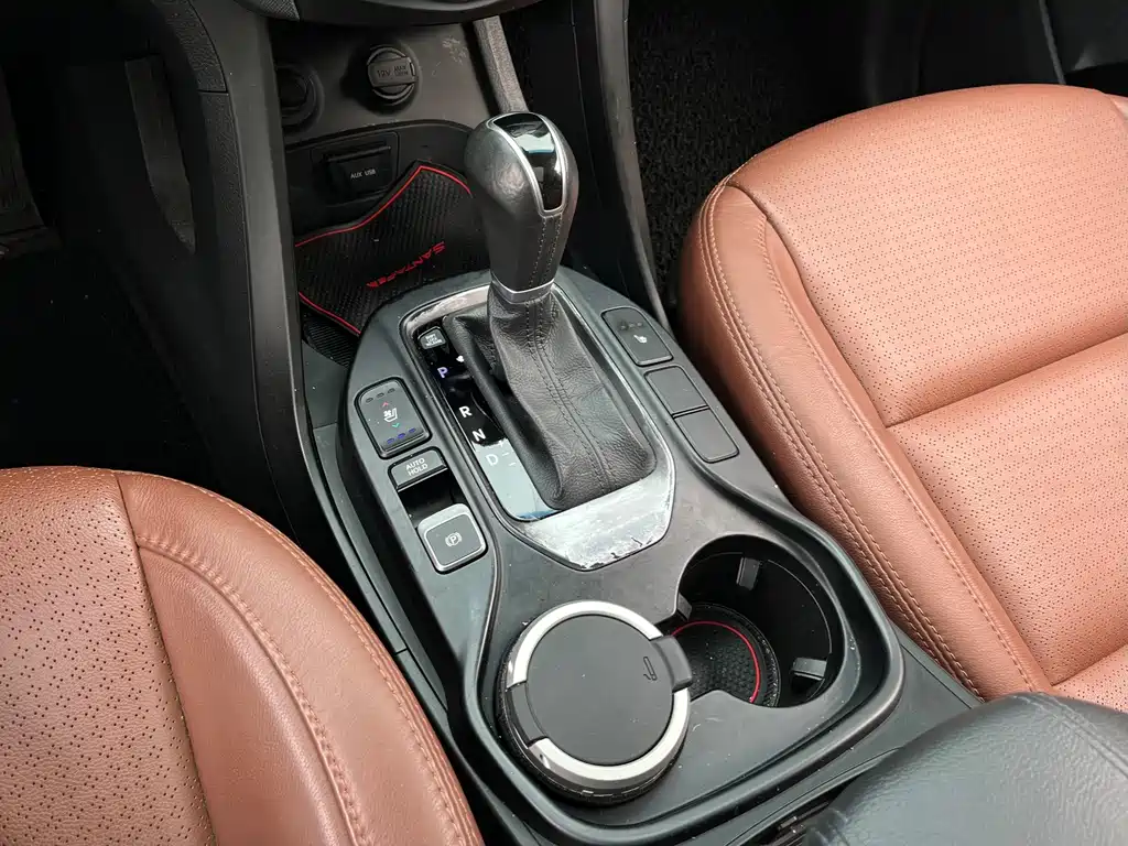 Hyundai Santa Fe — миниатюра 10