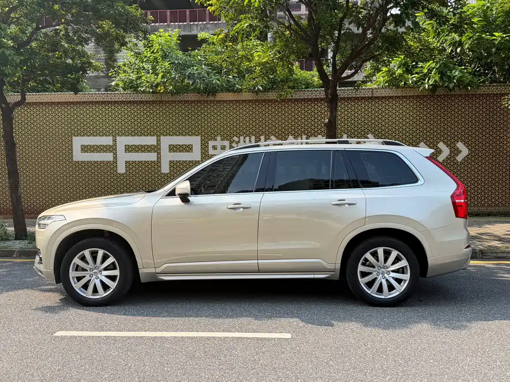 Volvo XC90 — миниатюра 3