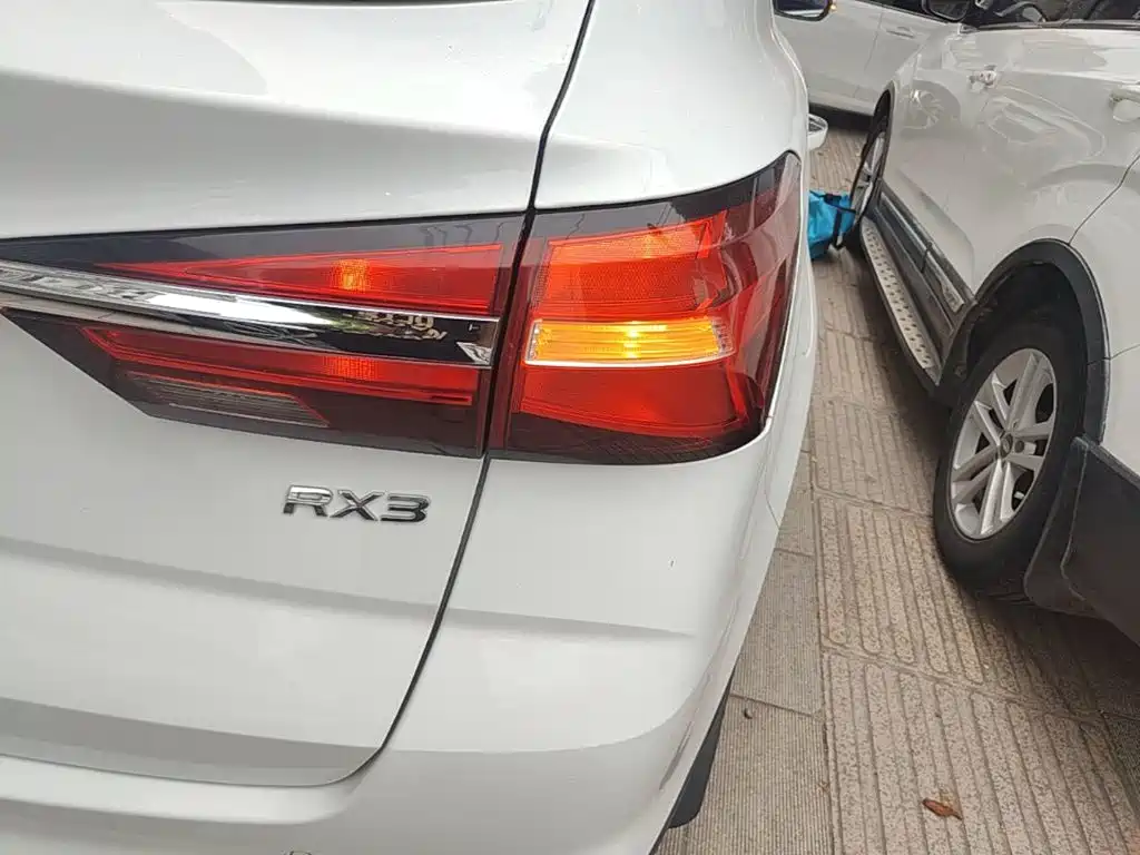 Roewe RX3 — миниатюра 8