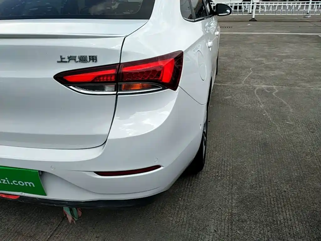Buick Excelle — миниатюра 8