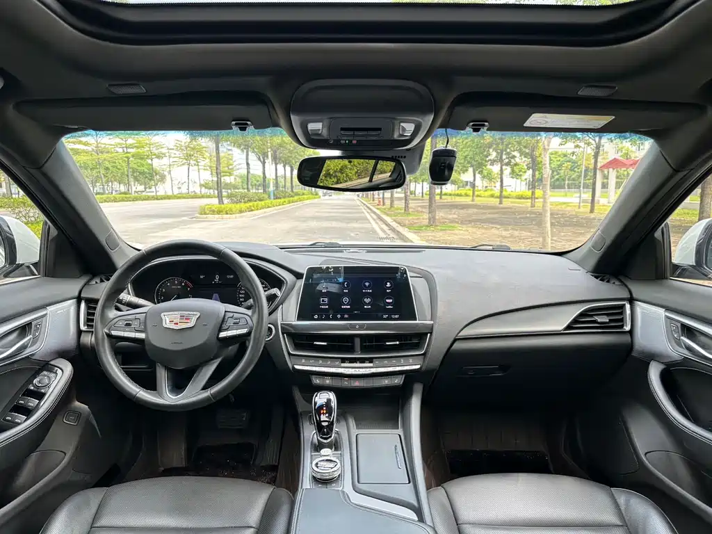 Cadillac CT5 — миниатюра 5