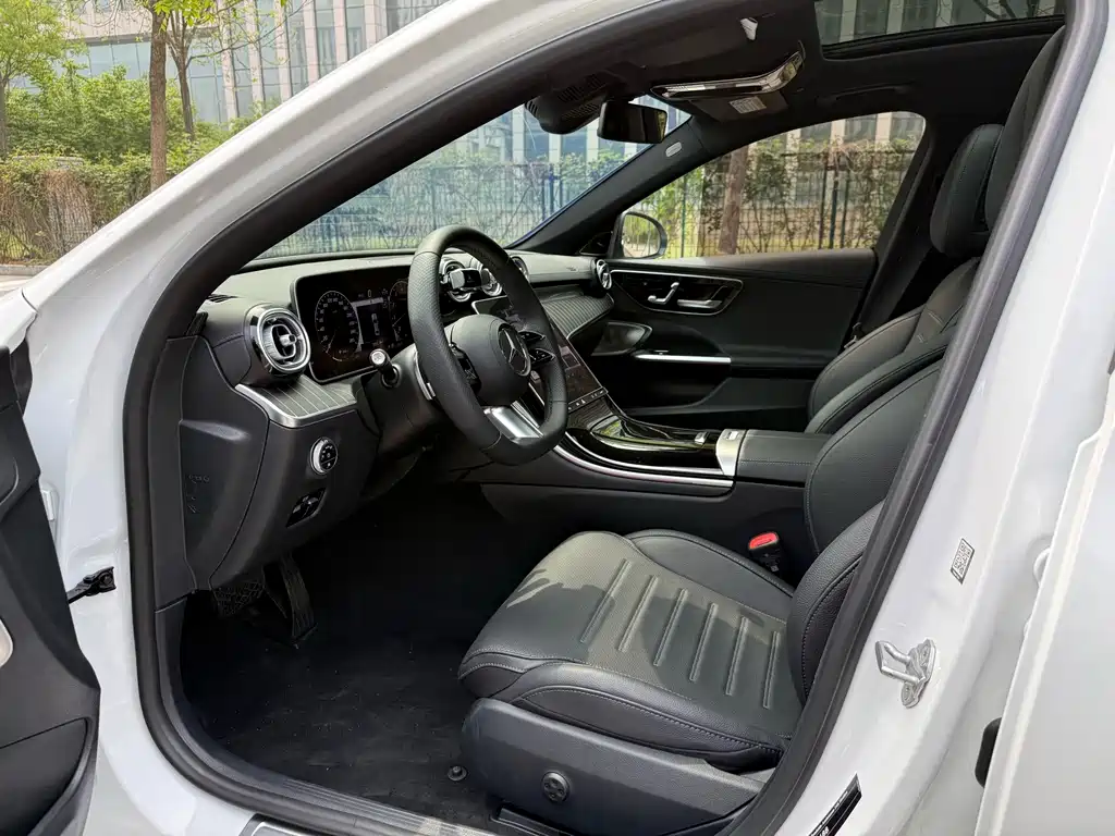 Mercedes-Benz C-Class — миниатюра 21