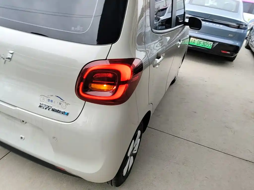 Wuling MINIEV — миниатюра 8