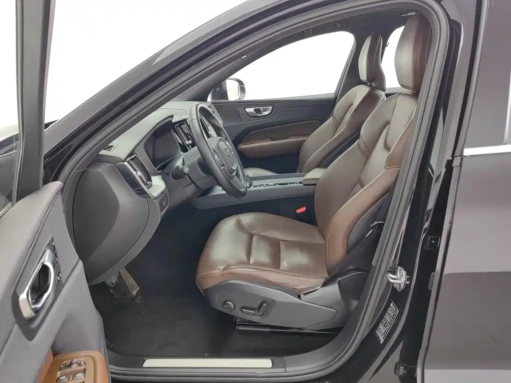 Volvo XC60 — миниатюра 10