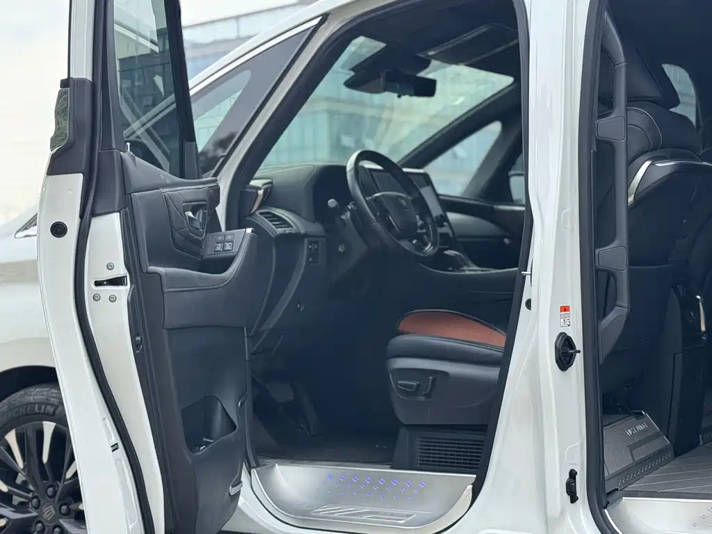 Toyota Vellfire 2024 2.5L