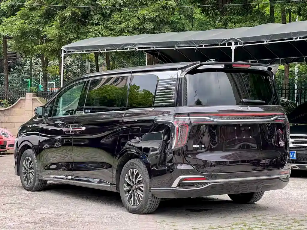Hongqi HQ9 PHEV 2024 2.0T