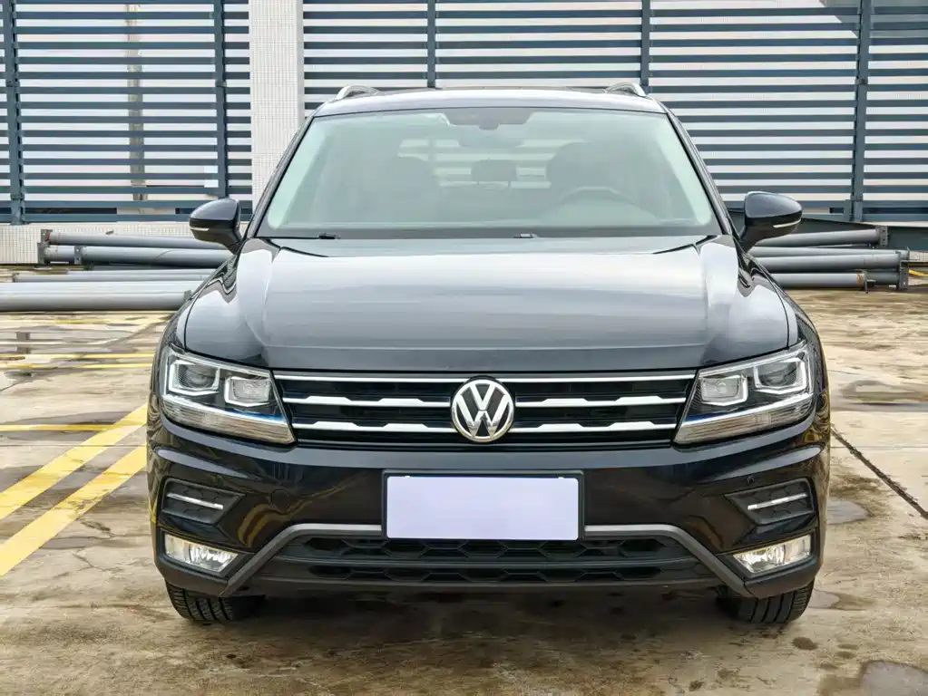 Volkswagen Tiguan L — миниатюра 2