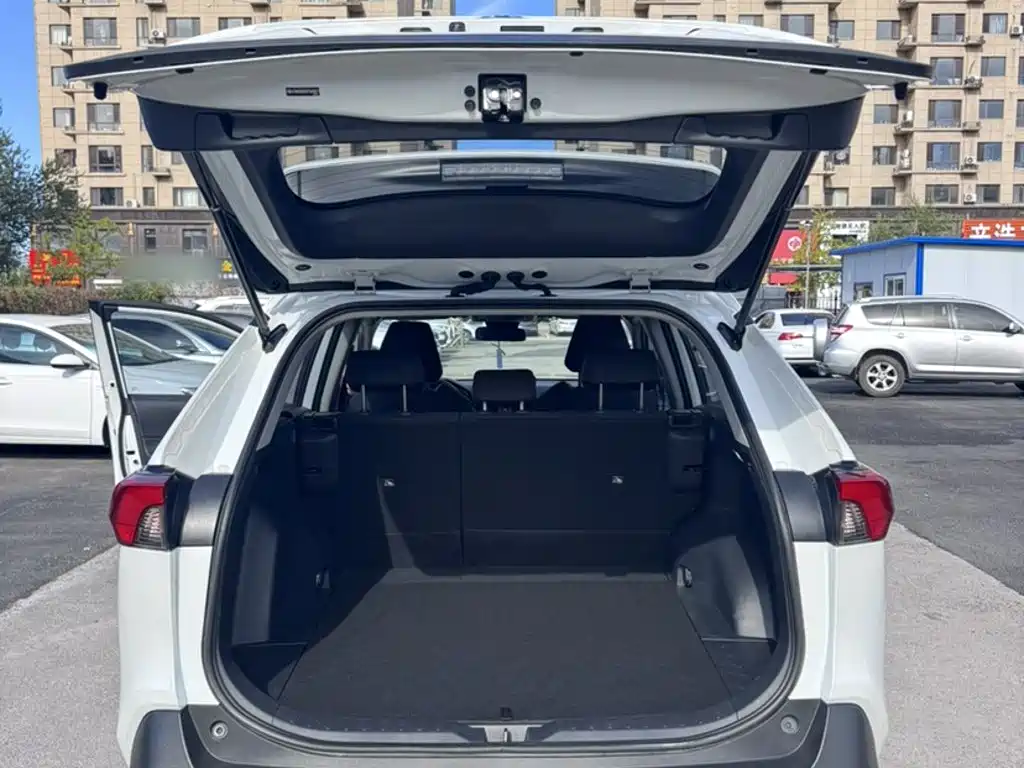 Toyota RAV4 — миниатюра 25