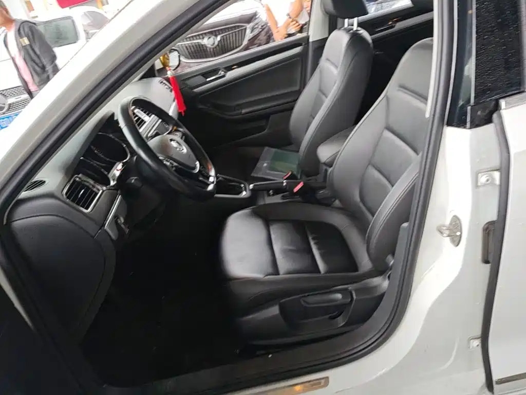 Volkswagen Sagitar — миниатюра 15