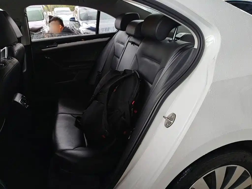 Volkswagen Sagitar — миниатюра 17
