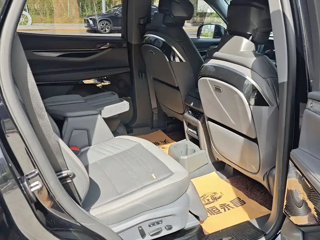 Ford Edge — миниатюра 13