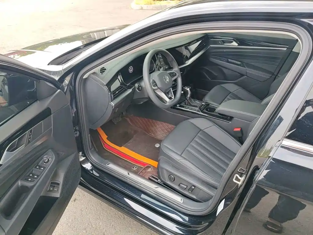 Volkswagen Passat PHEV — миниатюра 16