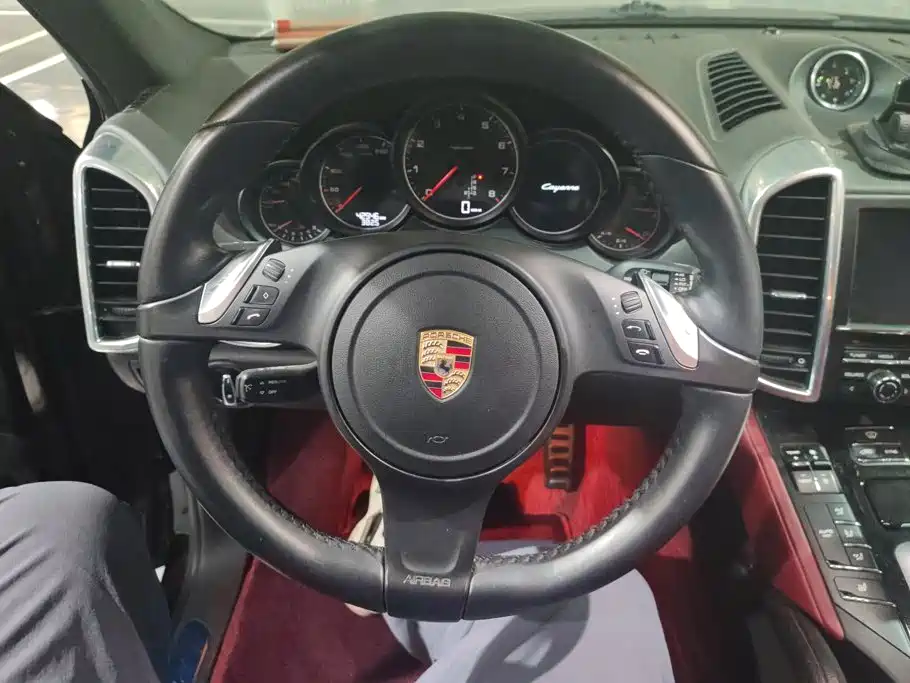 Porsche Cayenne — миниатюра 15