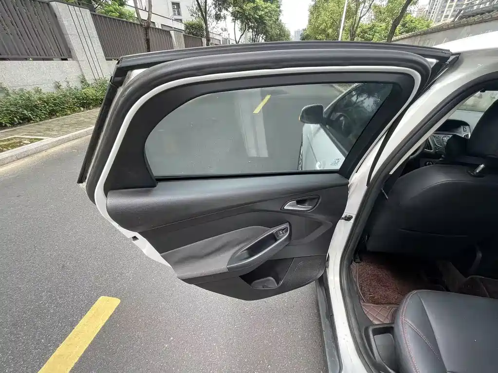 Ford Focus — миниатюра 13