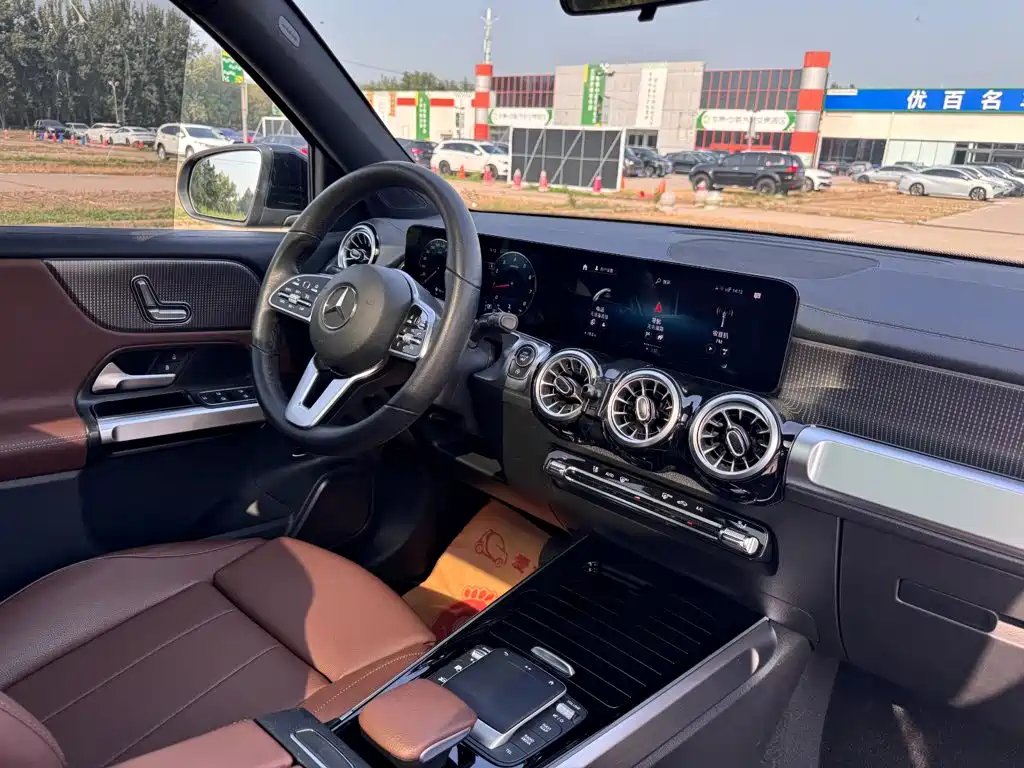 Mercedes-Benz GLB — миниатюра 14