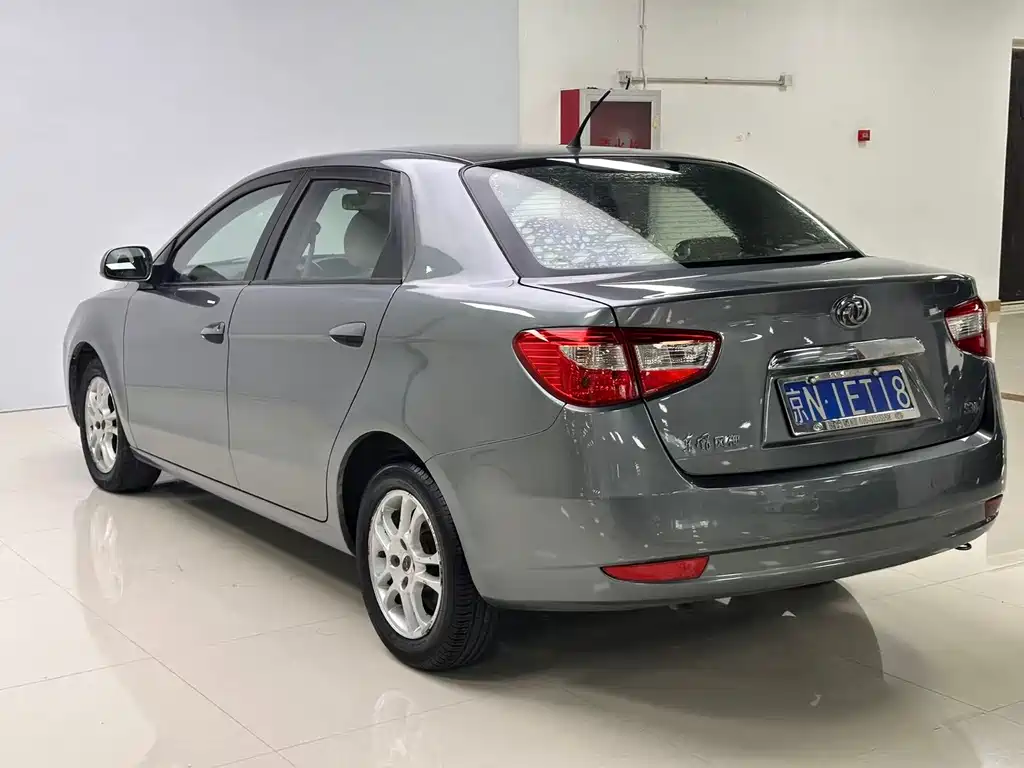 Dongfeng S30 2011 1.6L MT Luxury