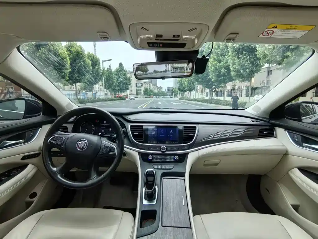 Buick LaCrosse 2022 Avenir