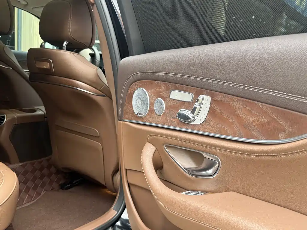 Mercedes-Benz E-Class — миниатюра 19