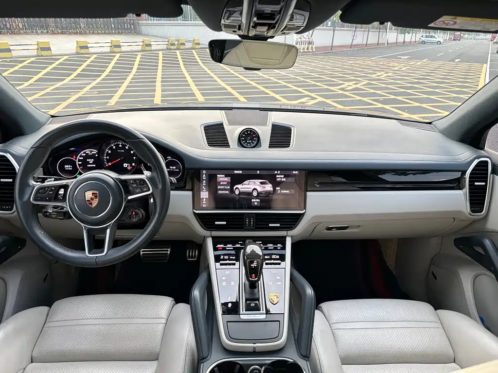 PORSCHE CAYENNE