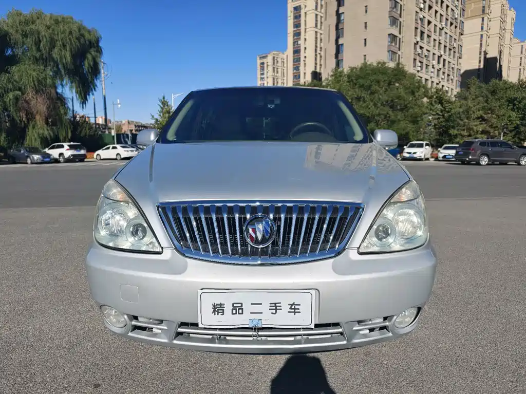 Buick GL8 — миниатюра 2