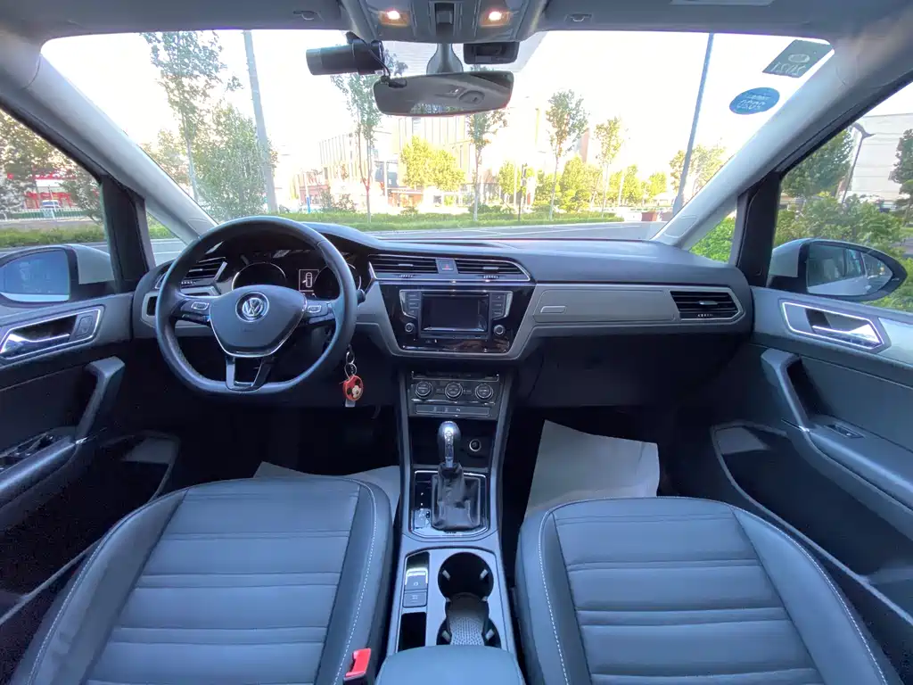Volkswagen Touran — миниатюра 5