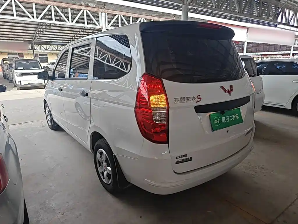 Wuling Hongguang — миниатюра 5